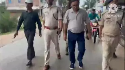 कटकमसांडी: बरकट्ठा में एसडीएम और एसडीपीओ ने किया फ्लैग मार्च