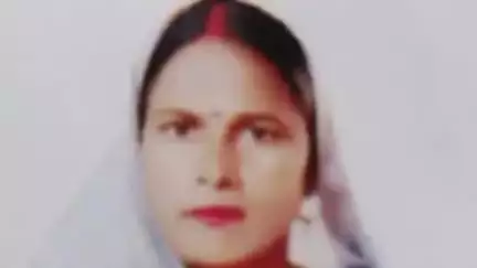 सहजनवा: बड़गो में सांप के काटने से महिला की मौत, बिस्तर से उतरते समय पैर के नीचे था सांप, अस्पताल ले जाते वक्त तोड़ा दम