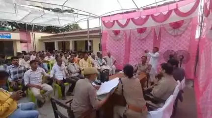 शाहाबाद: कोतवाली शाहबाद में कावड़ियों को लेकर सीओ शाहाबाद और प्रभारी निरीक्षक पंकज पंत ने सम्मानित लोगों के साथ की बैठक