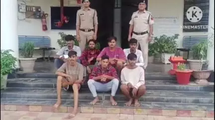 राजनांदगांव: डोंगरगढ़ पुलिस की सख्त कार्यवाही, शहर से 7 आदतन बदमाशों पर कसी नकेल