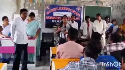 ములకలచెరువు జూనియర్ కళాశాల ఇంటర్ విద్యార్థులకు శనివారం ఆరోగ్య పరీక్షలు నిర్వహించిన స్థానిక వైద్య సిబ్బంది