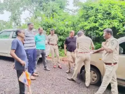 रत्नागिरी: कुरधुंडा गावमळ्यात बिबट्या मादी व पिल्ल्यांचे दर्शन, वन विभागाची तात्काळ धाव