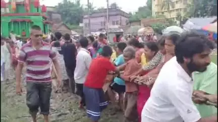 বারুইপুর: শিকল দিয়ে টানা হল রথ বারুইপুরে