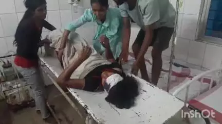 अरवल: ऑटो के पलटने से 5 लोग हुए घायल, सदर अस्पताल में भर्ती; जनसुराज की सभा में शामिल होने जा रहे थे