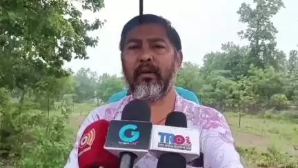 ସୁନ୍ଦରଗଡ ସହର: ଝୁରିମାଲ ର ଦମ୍ପତି ୭ ତମ ବିବାହ ବାର୍ଷିକୀରେ ଦିନରେ ଔଷଧୀୟ ବୃକ୍ଷ ଲଗାଇ ଜନ୍ମ ଦିନ ପାଳିଲେ ।ଯୋଗଦେଲେ ସଦର ବିଧାୟକ ଯୋଗେଶ ସିଂ