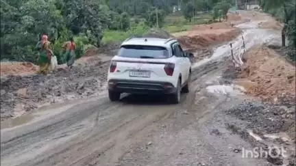 पेण्ड्रा: बिलासपुर से जबलपुर कारीआम केवची नेशनल हाईवे की हालत खस्ताहाल: बारिश ने बढ़ाई मुश्किलें, यातायात प्रभावित #jansamasya