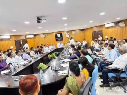 बरडीहा: शांति समिति की बैठक में जिला परिषद सदस्य बरडीहा ने उठाई प्रखंड की समस्या
