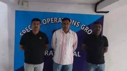 કામરેજ: પરબ ગામેથી પોલીસે બોગસ ડોકટર ને ઝડપી લીધો.