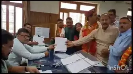 अल्मोड़ा: जिला पंचायत की 45 सीटों पर अल्मोड़ा में 203 प्रत्याशियों ने भरा पर्चा, आखिरी दिन 60 उम्मीदवारों ने दाखिल किया नामांकन