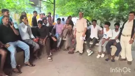 मुशहरी: मुजफ्फरपुर: उत्पाद विभाग ने छापेमारी कर शराब बेचने और पीने वाले 11 लोगों को किया गिरफ्तार