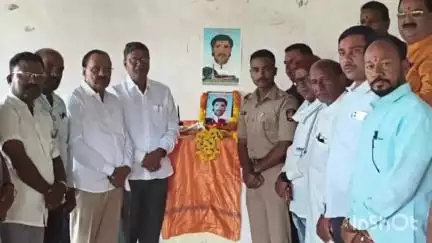 फुलंब्री: बोरगावात हुतात्मा सांडूजी वाघ यांच्या जयंतीनिमित्त दहावी-बारावीच्या विद्यार्थ्यांना गुणवंत रत्न पुरस्कार देऊन सन्मान