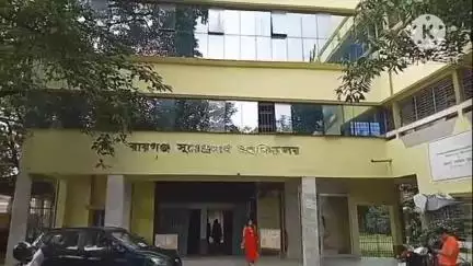 রায়গঞ্জ: শিক্ষা ও পরিকাঠামোগত দাবিতে অধ্যক্ষকে ডেপুটেশন রায়গঞ্জ সুরেন্দ্রনাথ মহাবিদ্যালয়ের ছাত্রছাত্রীদের