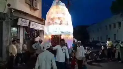 મોહરમના તહેવારને લઈને શહેરના જુદા જુદા વિસ્તારમાં કલાત્મક તાજીયા પડમાં આવ્યા
