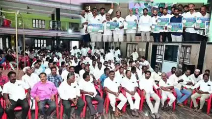 పలమనేరు: వి.కోట: బాబు షూరిటీ మోసం గ్యారంటీ కార్యక్రమంలో పాల్గొని, కూటమి ప్రభుత్వంపై విమర్శలు చేసిన మాజీ ఎమ్మెల్యే వెంకటే గౌడ్