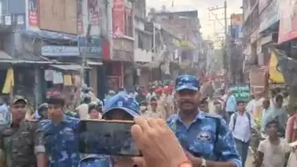 छपरा: मुहर्रम पर्व पर विधि व्यवस्था को लेकर जिले में वरीय एसपी के नेतृत्व में फ्लैग मार्च