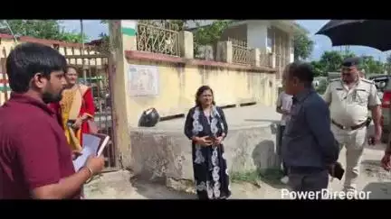 कहरा: कहरा प्रखंड क्षेत्र के गांवों में चल रहे पुनरीक्षण अभियान का DM ने लिया जायजा, BLO को दिए निर्देश