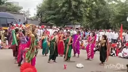 जळगाव जामोद: पोलीस स्टेशन येथून सातपुडा कॉन्व्हेंटच्या वतीने विठू माऊलीची शहरात काढली वारी