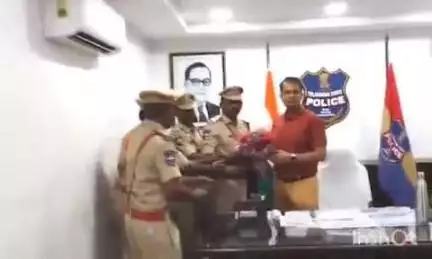 ప్రజలకు బాధ్యతగా సేవలందిస్తే సమాజంలో పోలీసుల పట్ల గౌరవం పెరుగుతుందన్నారు కమిషనర్ సన్ ప్రీత్ సింగ్