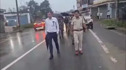 सेन्हा: सेन्हा में सीओ व थाना प्रभारी के नेतृत्व में फ्लैग मार्च, घूरती रथ व मोहर्रम को शांति से मनाने की अपील