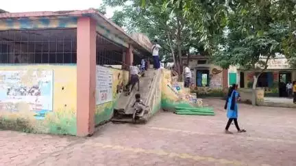 जालना: मौजपुरी येथील जिल्हा परिषदेच्या शाळा बांधकामासाठी गावकर्‍यांचा आत्मदहनाचा इशारा, सरपंच बद्रीनारायण भसांडे आक्रमक