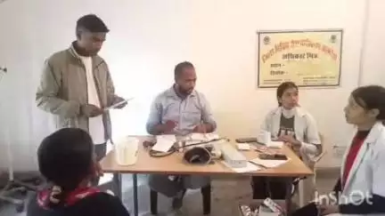 धौलछीना: सामुदायिक स्वास्थ्य केंद्र भनोली में स्वास्थ्य शिविर का आयोजन, ग्रामीणों की स्वास्थ्य जांच कर निःशुल्क दवाईयां बांटी गईं