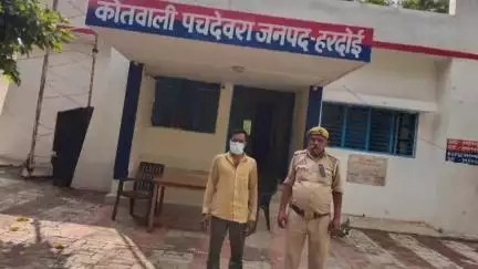 सवायजपुर: पचदेवरा पुलिस ने दरियाबाद गांव निवासी अधेड़ को गिरफ्तार कर धारा 170, 126, 135 बीएनएस के तहत की कार्रवाई