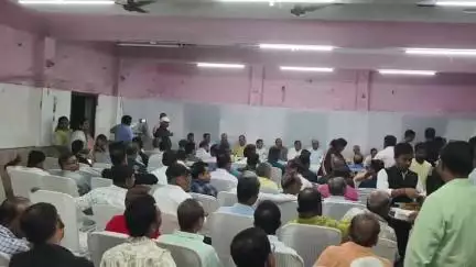 कटिहार: मिरचाईबाड़ी के सामुदायिक भवन में विदाई समारोह आयोजित, सेवानिवृत्त जज को दी भावभीनी विदाई