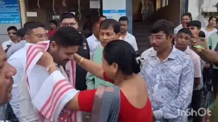 মৰাণ: কঁঠিয়াৰ ওপৰত চৰকাৰে বুলড'জাৰ চলোৱা মানে অসমীয়া জাতিৰ স্বাভিমানৰ ওপৰত বুলড'জাৰ চলোৱাঃ মৰাণত এই মন্তব্য‌ অজাপৰ সভাপতিৰ