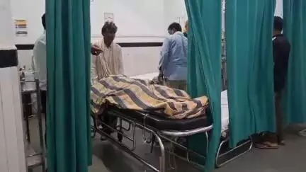 छतरपुर नगर: ग्राम पिपट में पंखा चलाते समय युवती को लगा करंट, अस्पताल में डॉक्टरों ने मृत घोषित किया