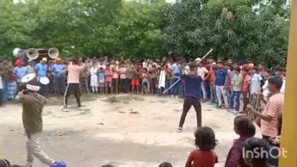 झंझारपुर: झंझारपुर में मोहर्रम पर्व की नौवीं तिथि पर खेल-तमाशे का कार्यक्रम परवान पर