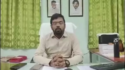 మచిలీపట్నంలో  పేరెంట్స్ మీటింగ్ కు తల్లిదండ్రులిద్దరూ రావాలి