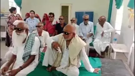 नोखा: जिला अस्पताल में नेत्र रोगियों के लिए मोतियाबिंद लैंस प्रत्यापर्ण का निःशुल्क कैम्प आयोजित हुआ