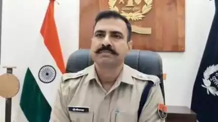 झुंझुनू: झुंझुनू के कार्यवाहक पुलिस अधीक्षक ने शनिवार रात जिले के 7 पुलिस अधिकारियों को रात्रि गश्त की जिम्मेदारी सौंपी