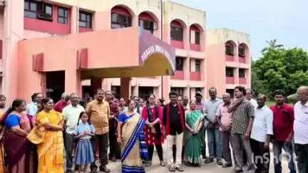 గాజువాక: విశాఖ విమల విద్యాలయం పై విశాఖ ఎంపీ, స్థానిక ఎమ్మెల్యే బహిరంగ ప్రకటన చేయాలి
 తక్షణమే స్కూలు  ప్రారంభింపజేయాలి