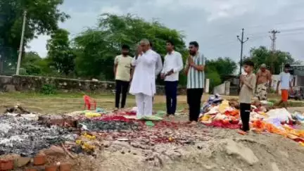 चित्तौड़गढ़: महंत चेतनदास महाराज के अंतिम संस्कार में मुंगाना में पूर्व राज्यमंत्री जाड़ावत शामिल हुए
