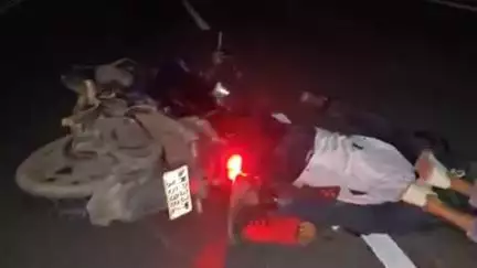 नौगांव: नौगांव पचवारा के पास बाइक सवार की जानवर से टक्कर, तीन युवक गंभीर घायल