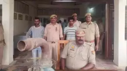 मुगलसराय: चांदनी चौराहे के पास मुगलसराय पुलिस ने की बड़ी कार्रवाई, घरों में चोरी करने वाले चार अभियुक्तों को किया गिरफ्तार