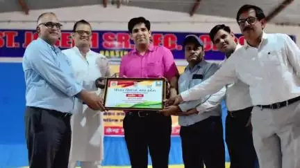 चिड़ावा: पिलानी के राष्ट्रीय मास्टर ट्रेनर राजन शर्मा को शिक्षा के क्षेत्र में उल्लेखनीय योगदान के लिए मिला राष्ट्रदीप सम्मान