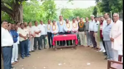 अतर्रा: ब्रम्ह विज्ञान इंटर कॉलेज में सभी प्रधानाचार्यों की बैठक संपन्न, ऑनलाइन उपस्थिति का किया गया विरोध
