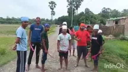 मधेपुर: मोहर्रम पर्व पर मधेपुर में हिन्दू किशोरों ने मनौती पूरी होने पर बांधी जंगी, मनोरम था दृश्य