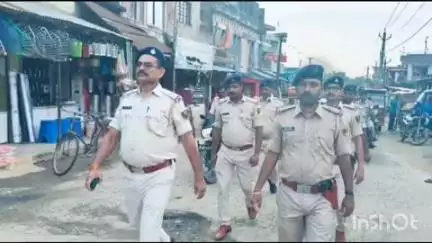 शंभूगंज: शंभूगंज पुलिस ने मोहर्रम को लेकर किया फ्लैग मार्च, असामाजिक तत्वों में मचा हड़कंप