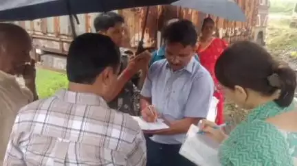 जगन्नाथपुर: केंद्रीय जांच टीम पहुंची पश्चिमी सिंहभूम, विभिन्न जन वितरण दुकानों का किया निरीक्षण