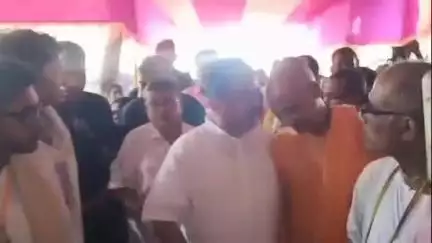 নন্দীগ্রাম ১: উল্টো রথযাত্রার মহাপূণ্য লগ্নে আজ কাঁথিতে ইসকন মন্দিরে জগন্নাথ প্রভূর চরণে প্রণাম নিবেদন করেন বিরোধী দলনেতা