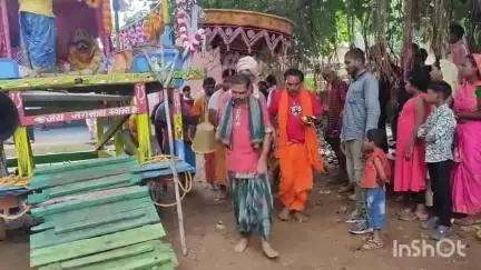 ବୀରମିତ୍ରପୁର: ନୂଆଗାଁ ବ୍ଲକର ବିଭିନ୍ନ ସ୍ଥାନରେ ବାହୁଡା ଯାତ୍ରା ପାଳିତ ଯୋଗ ଦେଲେ ବୀରମିତ୍ରପୁର ବିଧାୟକ ରୋହିତ ଜୋସେପ୍ ତିର୍କୀ