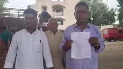 रहुई: मौर्यचक सुपासंग प्लस टू विद्यालय के प्रधान लिपिक के साथ बदमाशों ने की मारपीट, हुए जख्मी