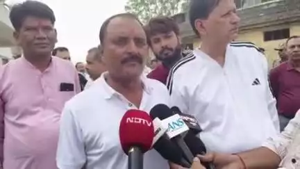 भिंड नगर: भिंड: कैबिनेट मंत्री राकेश शुक्ला ने प्रशासनिक अधिकारियों को जिले के नागरिकों का काम करने के निर्देश दिए