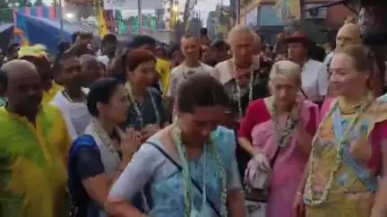 বারুইপুর: বারুইপুর প্রগতি সংঘের উল্টোরথ যাত্রায় উপস্থিত ইসকনের বিদেশী ভক্তরা