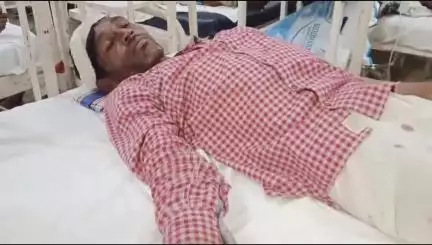 बांसवाड़ा: साकड़ी नाल गांव में जमीन विवाद को लेकर चचेरे भाइयों ने दो भाइयों के साथ की मारपीट, लगी चोट, एमजी अस्पताल में उपचार जारी