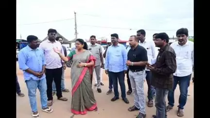 నరసాపురం: పేరుపాలెం బీచ్ ప్రాంతంలోని పాత టాయిలెట్స్ ప్రాంతాన్ని, ఏపీటీడీసీ రిసార్ట్స్ ను ఆకస్మికంగా తనిఖీ చేసిన కలెక్టర్ నాగరాణి
