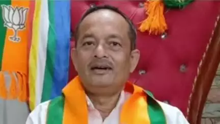 फलटण: फलटणमध्ये पुन्हा एकदा नगरपालिकेच्या विषयावरून राजकीय कलगीतुरा; माजी नगरसेवक अनुप शहा यांनी मुख्याधिकाऱ्यांवर डागली तोफ